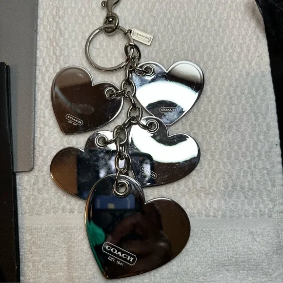 NWOT Coach poppy keychain/bag-charm Red heart Shaped Charms Pink, Red, White - Picture 9 of 12